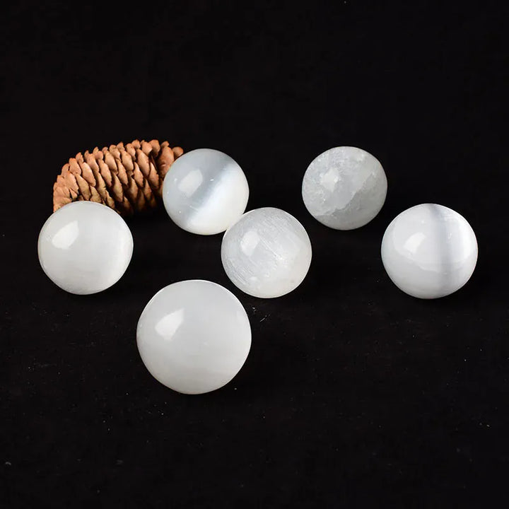 4cm Natural Crystal Selenite Polished Ball Reiki Healing Stone Home Decoration Energy Gemstone Ball Mineral Meditation Ornament