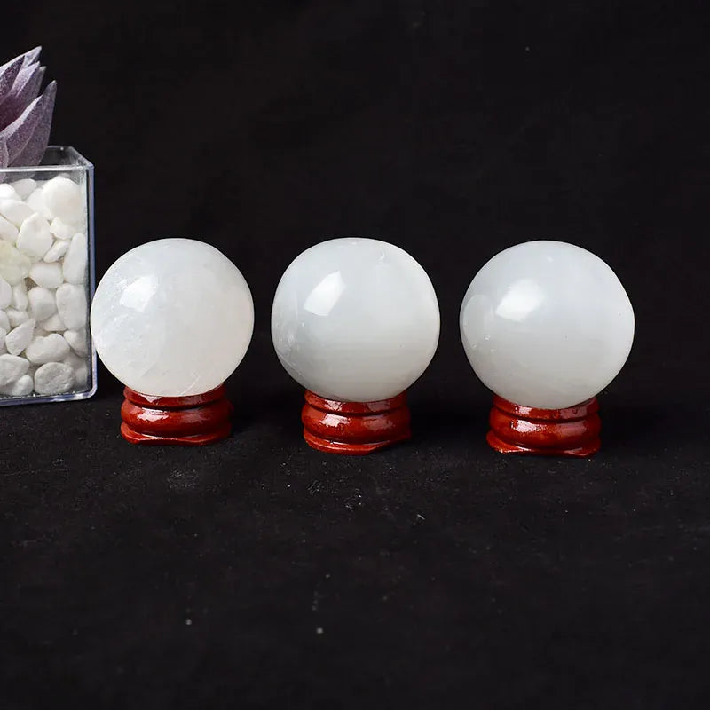 4cm Natural Crystal Selenite Polished Ball Reiki Healing Stone Home Decoration Energy Gemstone Ball Mineral Meditation Ornament