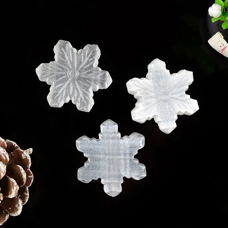 Natural Stone Selenitent Gypsum Snowflake Carving Decorative Piece Mineral Specimen Craft Christmas Decoration Gift Home Decor