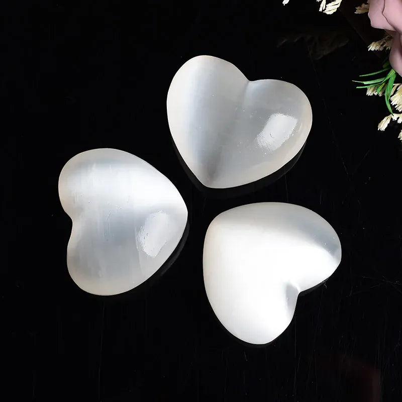 1Pc Natural Selenite Polished Heart Shape Crystal Ornaments Healing Stone Reiki White Gypsum Simple For Home Decoration Gifts