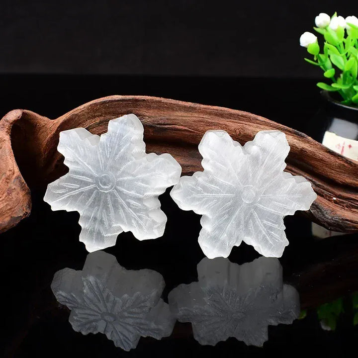 Natural Stone Selenitent Gypsum Snowflake Carving Decorative Piece Mineral Specimen Craft Christmas Decoration Gift Home Decor