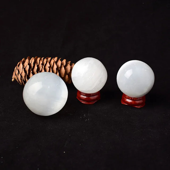 4cm Natural Crystal Selenite Polished Ball Reiki Healing Stone Home Decoration Energy Gemstone Ball Mineral Meditation Ornament