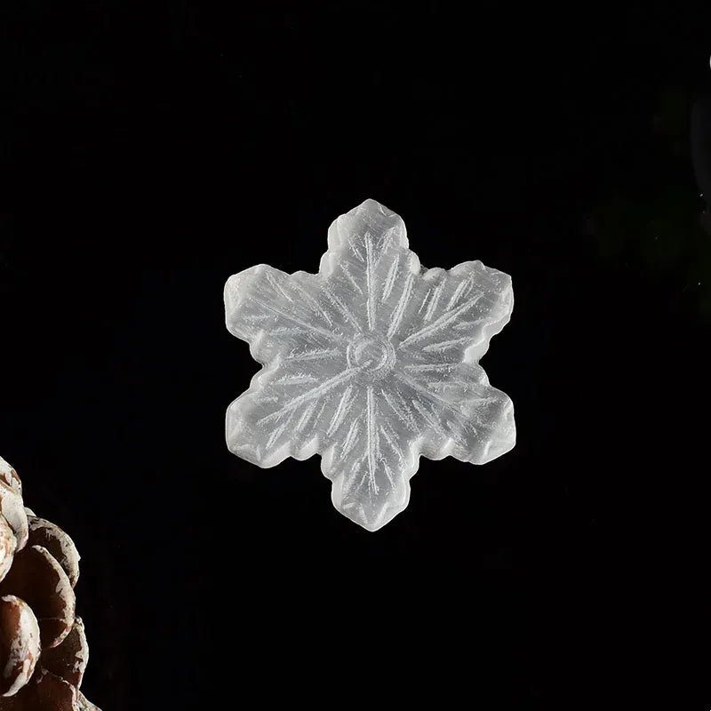 Natural Stone Selenitent Gypsum Snowflake Carving Decorative Piece Mineral Specimen Craft Christmas Decoration Gift Home Decor