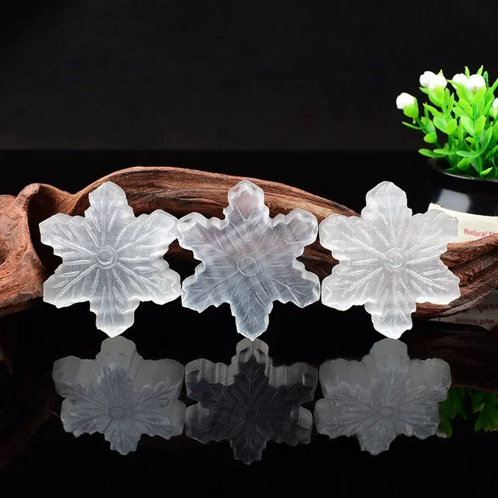 Natural Stone Selenitent Gypsum Snowflake Carving Decorative Piece Mineral Specimen Craft Christmas Decoration Gift Home Decor