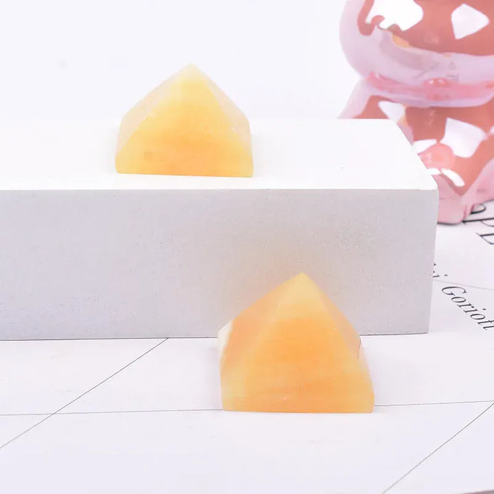 1Pc Natural Yellow Aventurine Polished Crystal Pyramid Healing Stone Energy Crystal Tower For Home Decoration Mineral Gift