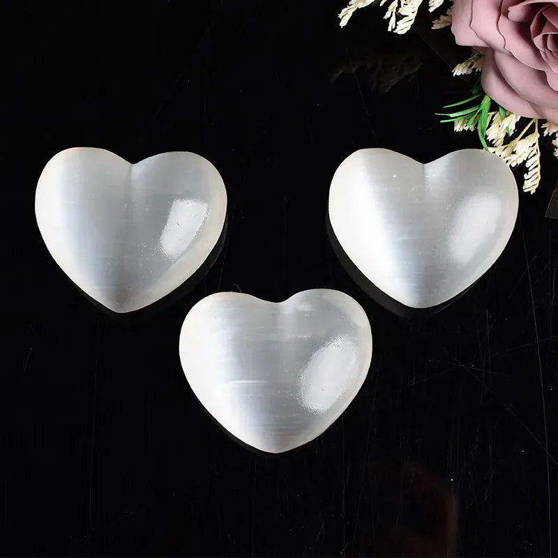 1Pc Natural Selenite Polished Heart Shape Crystal Ornaments Healing Stone Reiki White Gypsum Simple For Home Decoration Gifts